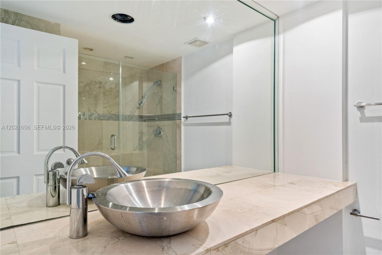 701 Brickell Key Blvd , Unit 1411, Miami, FL 33131 Photo