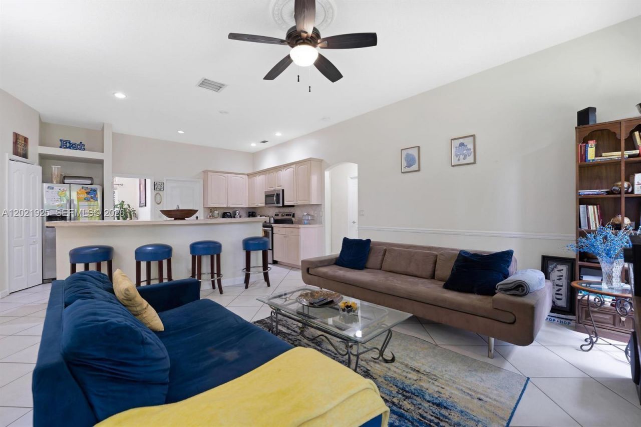 115 Kapok Crescent , Royal Palm Beach, FL 33411 Photo