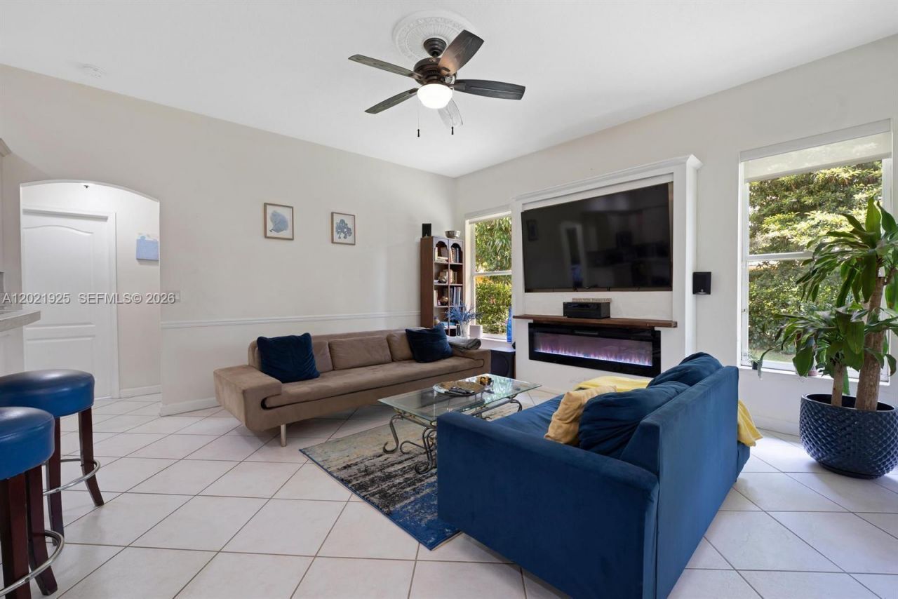 115 Kapok Crescent , Royal Palm Beach, FL 33411 Photo