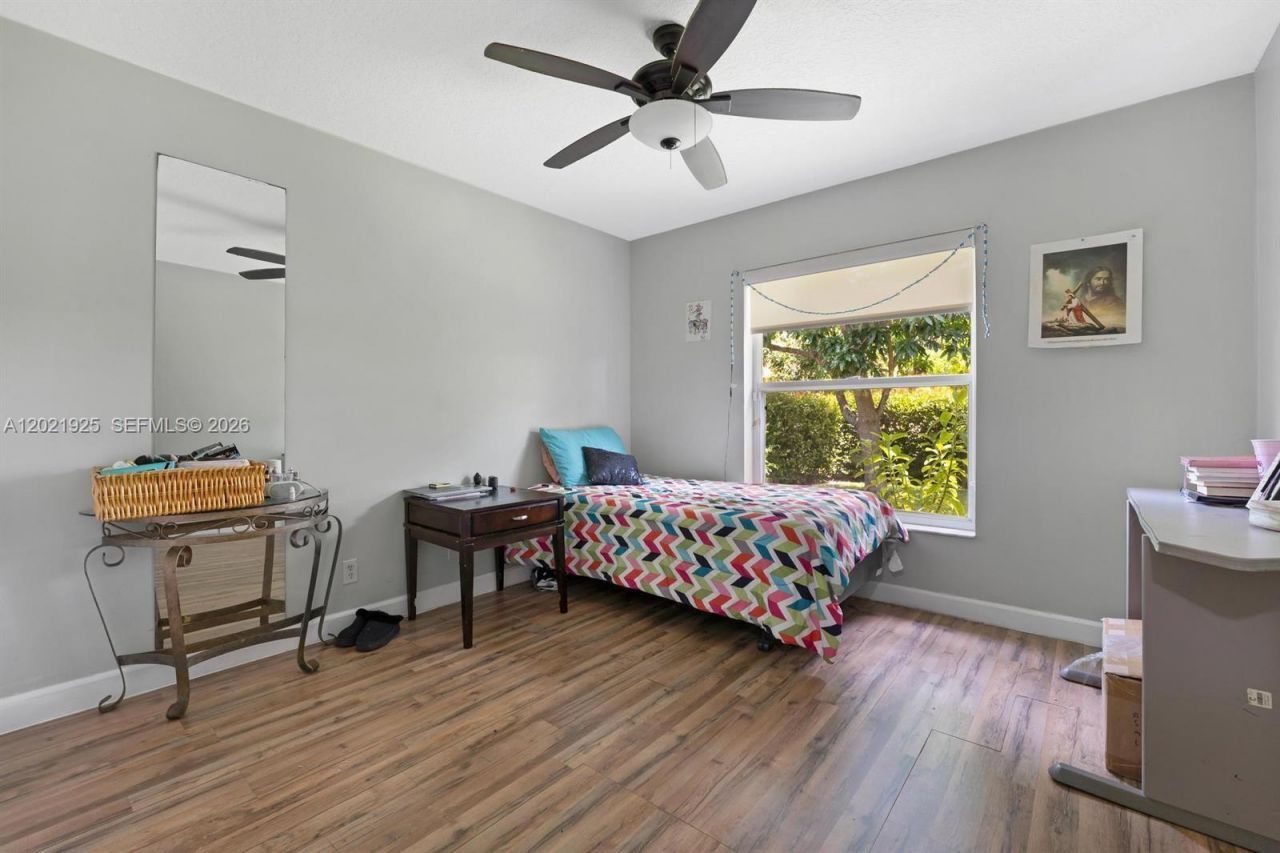 115 Kapok Crescent , Royal Palm Beach, FL 33411 Photo