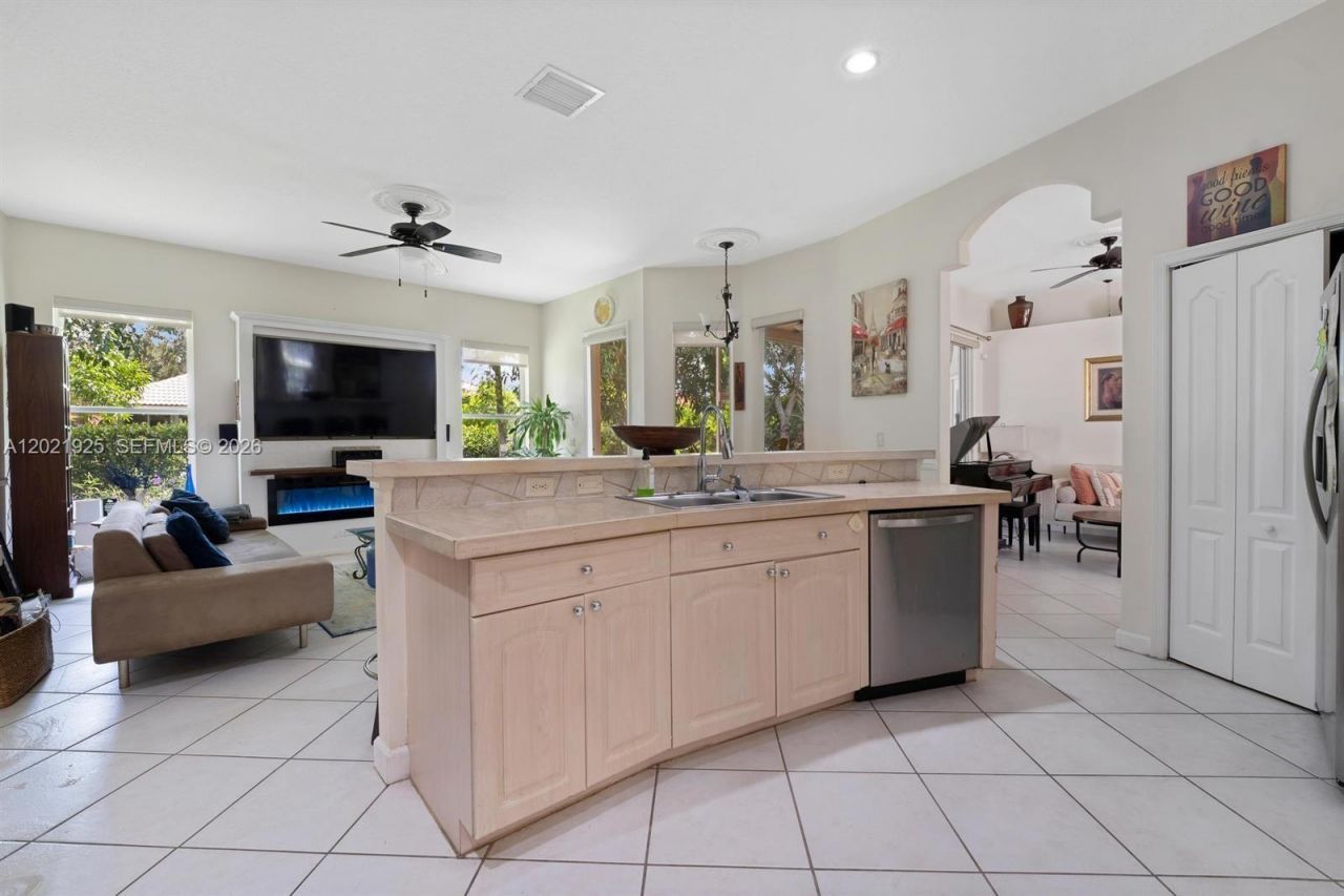 115 Kapok Crescent , Royal Palm Beach, FL 33411 Photo