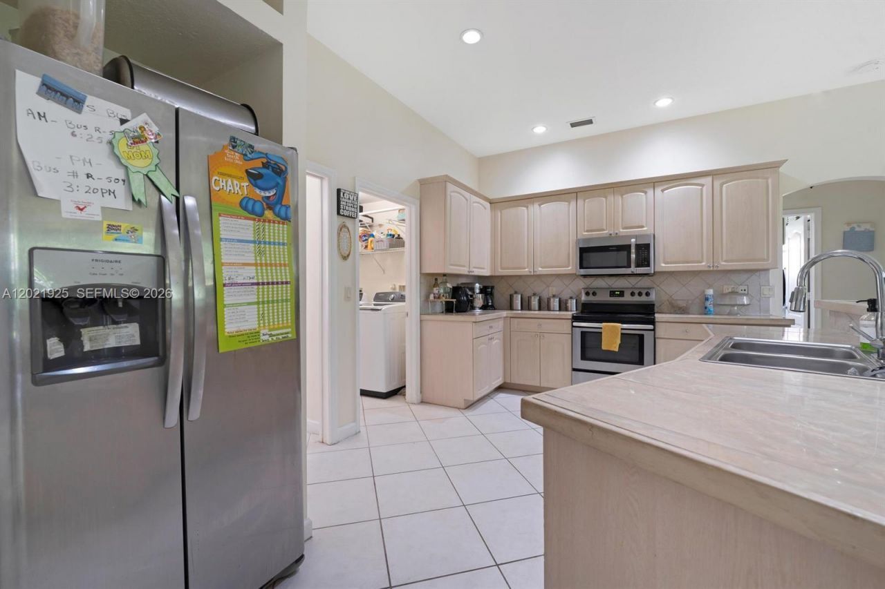 115 Kapok Crescent , Royal Palm Beach, FL 33411 Photo