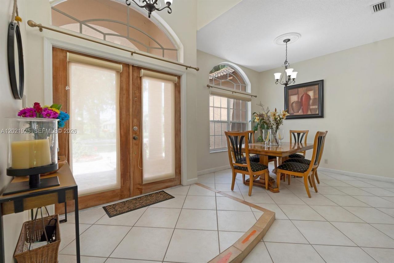 115 Kapok Crescent , Royal Palm Beach, FL 33411 Photo