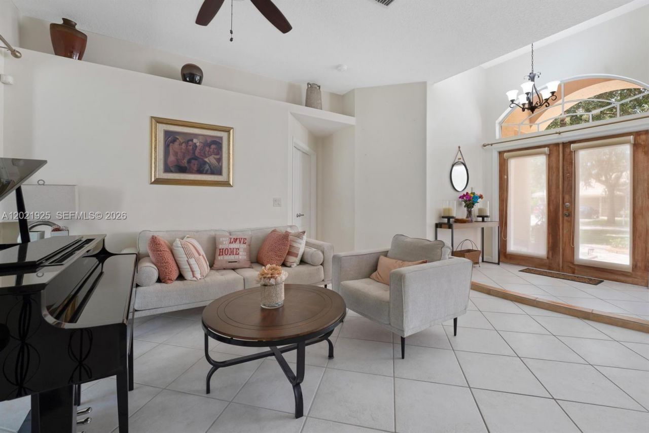 115 Kapok Crescent , Royal Palm Beach, FL 33411 Photo