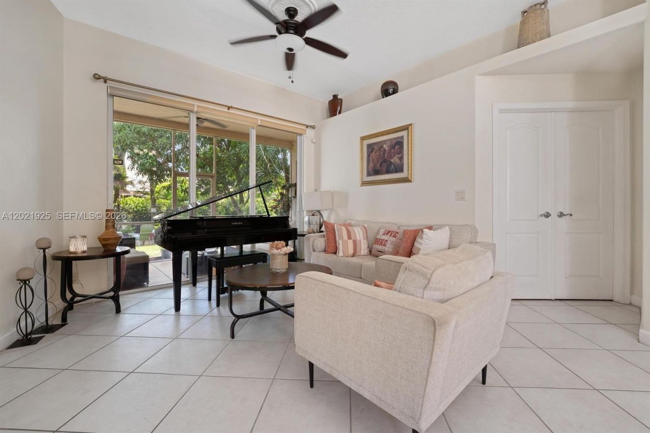 115 Kapok Crescent , Royal Palm Beach, FL 33411 Photo