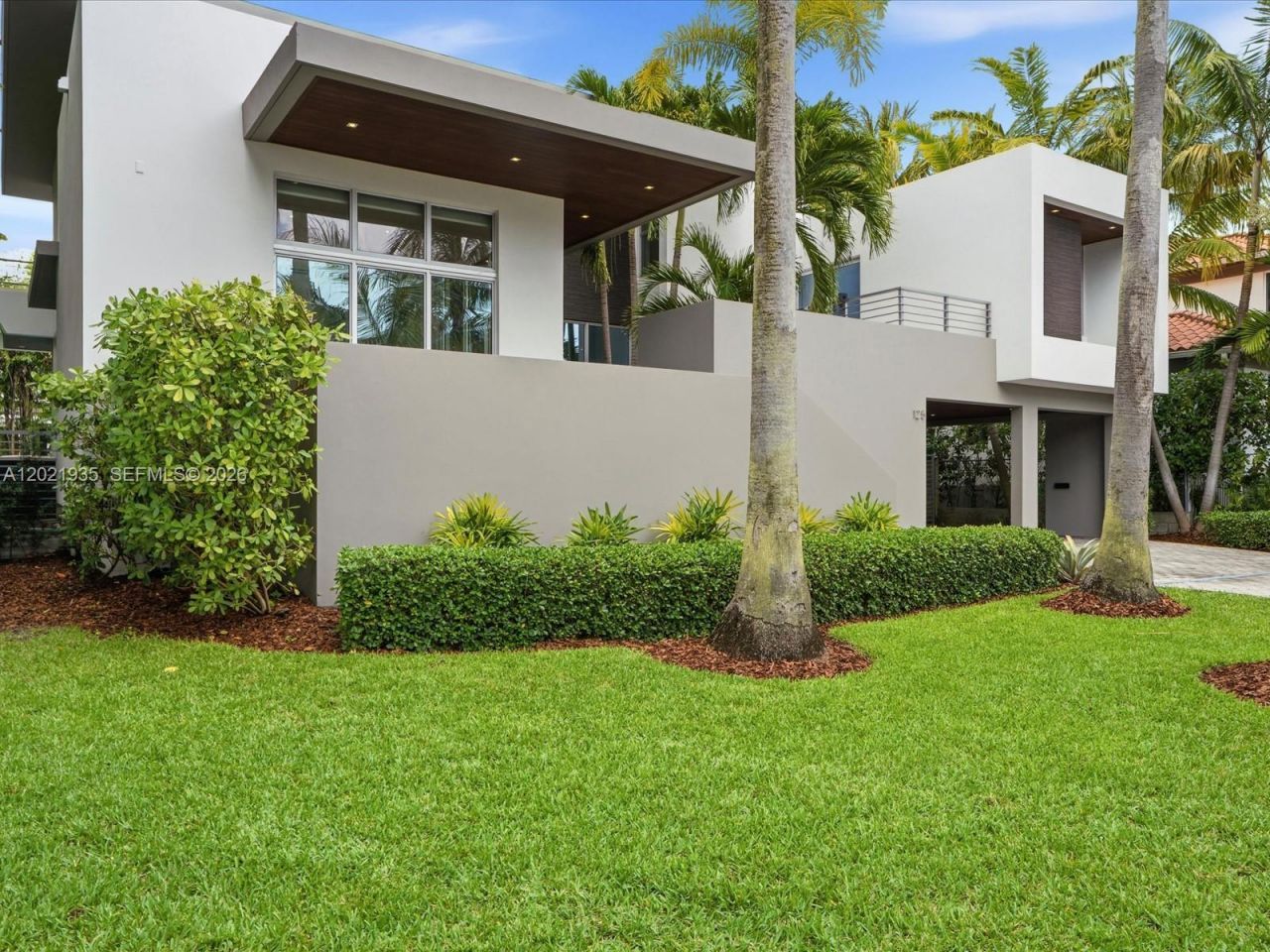 125 Hampton Ln , Key Biscayne, FL 33149 Photo