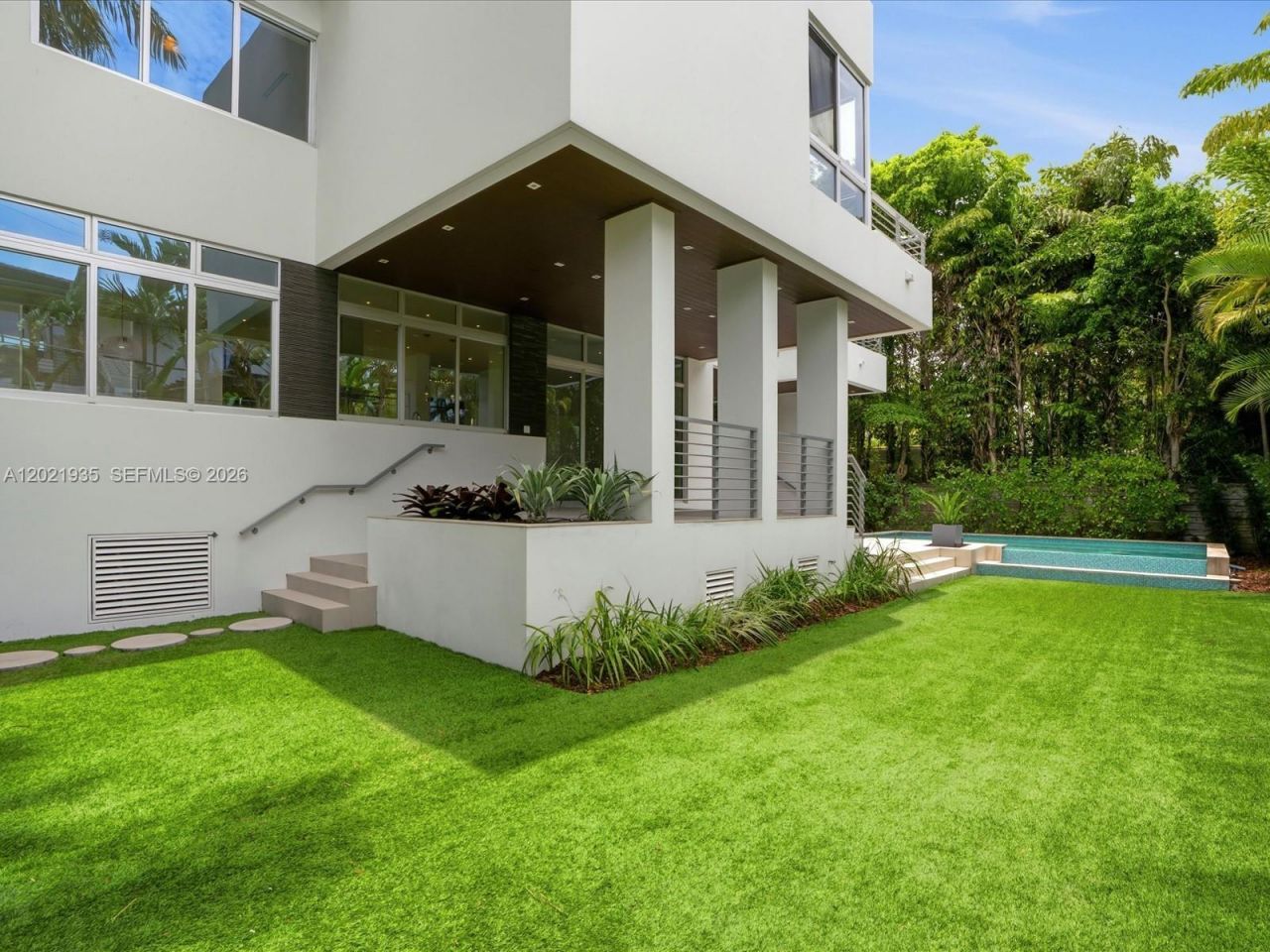 125 Hampton Ln , Key Biscayne, FL 33149 Photo