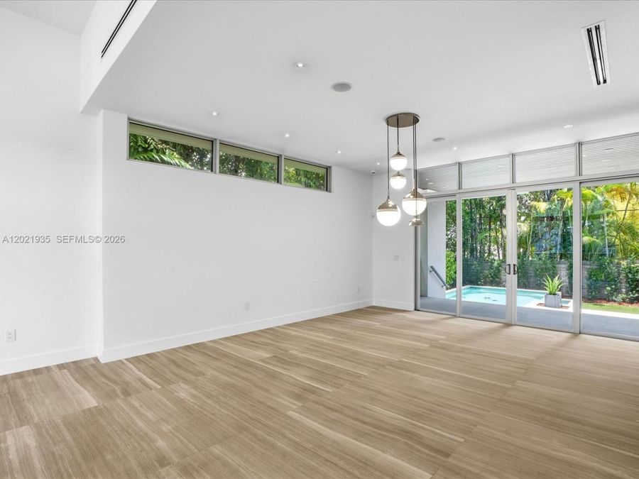 Property Image 94
