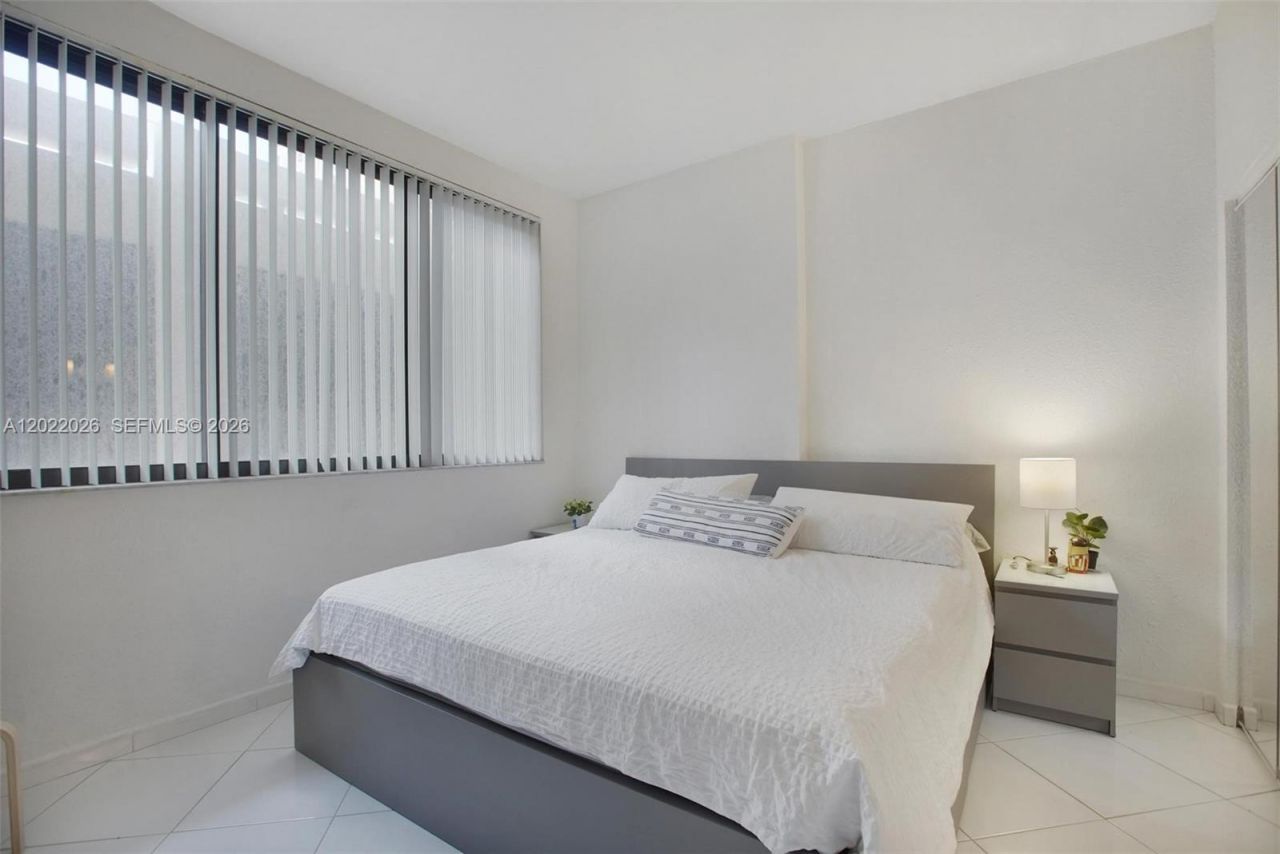 540 Brickell Key Dr , Unit 308, Miami, FL 33131 Photo