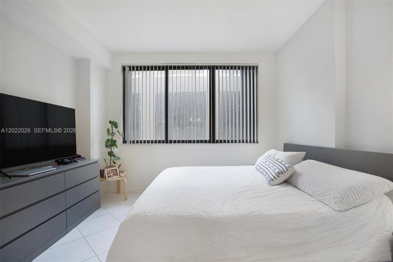 540 Brickell Key Dr , Unit 308, Miami, FL 33131 Photo