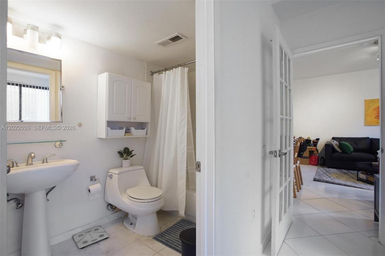 540 Brickell Key Dr , Unit 308, Miami, FL 33131 Photo