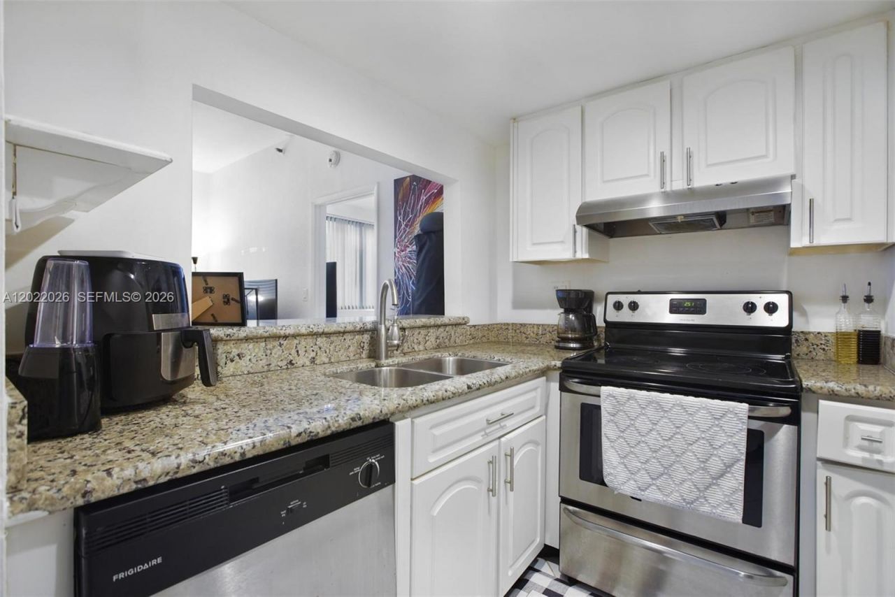 540 Brickell Key Dr , Unit 308, Miami, FL 33131 Photo