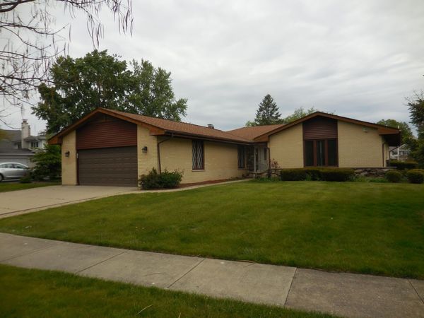 2653 N Bradford Drive , Arlington Heights, IL 60004