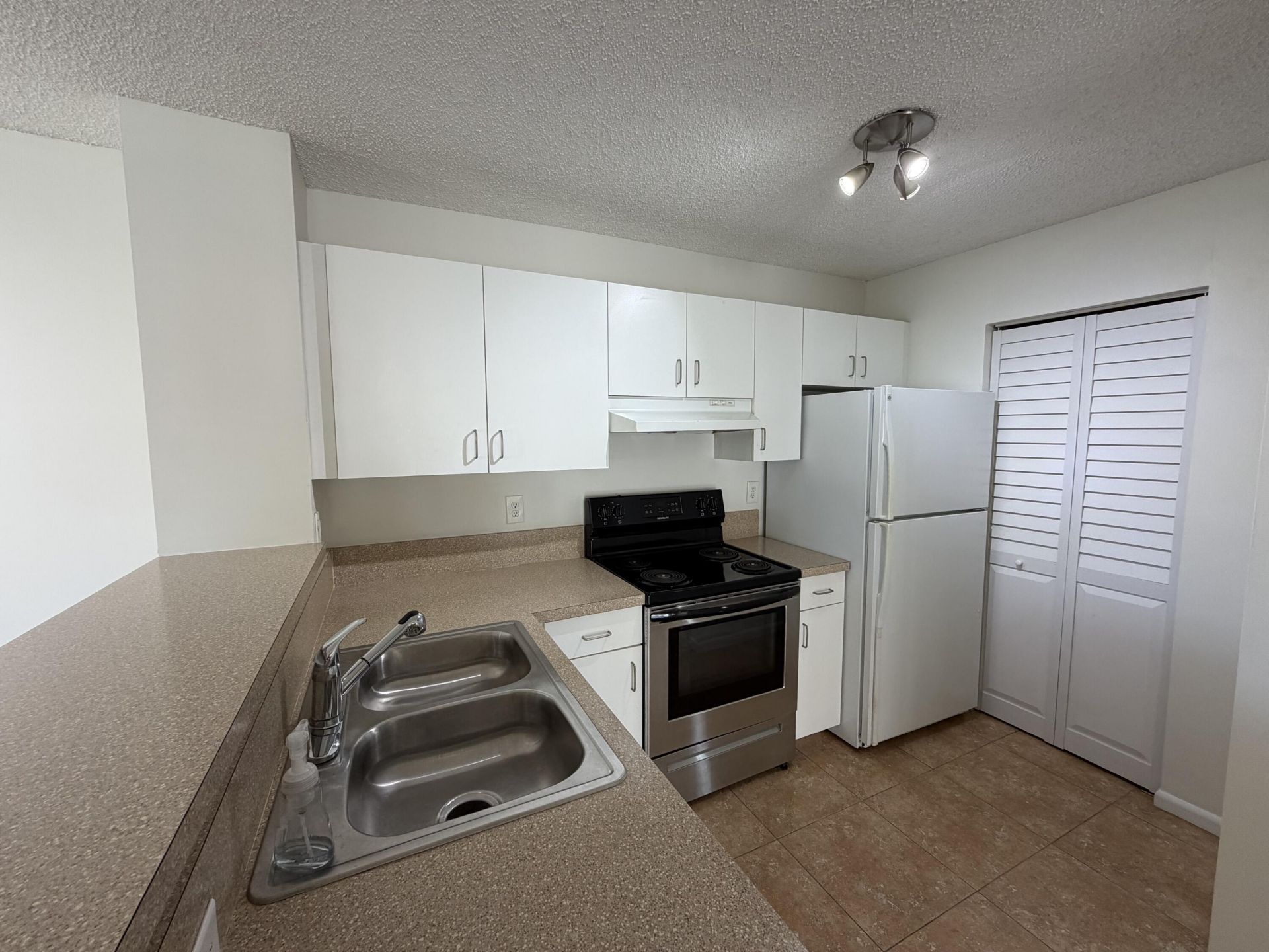1749 Village Boulevard, Unit 208, West Palm Beach, FL 33409 Photo