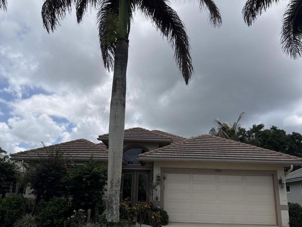 7982 SE Hempstead Circle, Hobe Sound, FL 33455