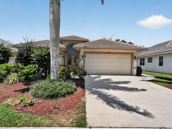 7982 SE Hempstead Circle, Hobe Sound, FL 33455