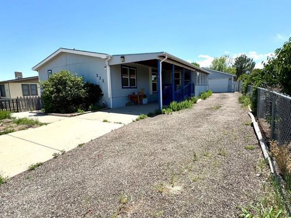 232 E Rolling Hills Dr, Pueblo, CO 81007