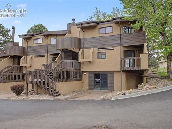 869 Pebblewood Drive, Colorado Springs, CO 80919