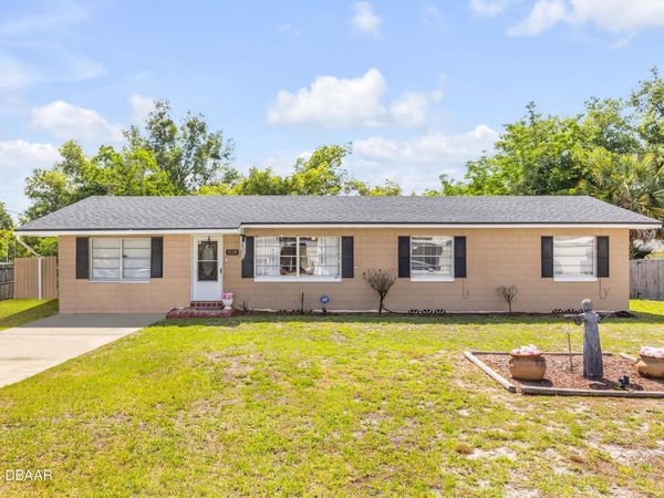1520 Newport Avenue, DeLand, FL 32724