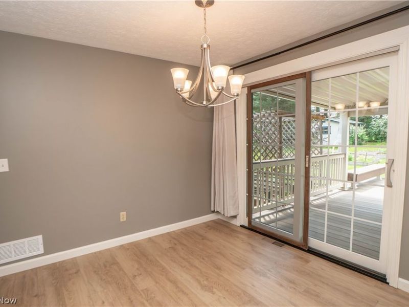 5251 Tanglewood Drive NE, Louisville, OH 44641 Photo 10