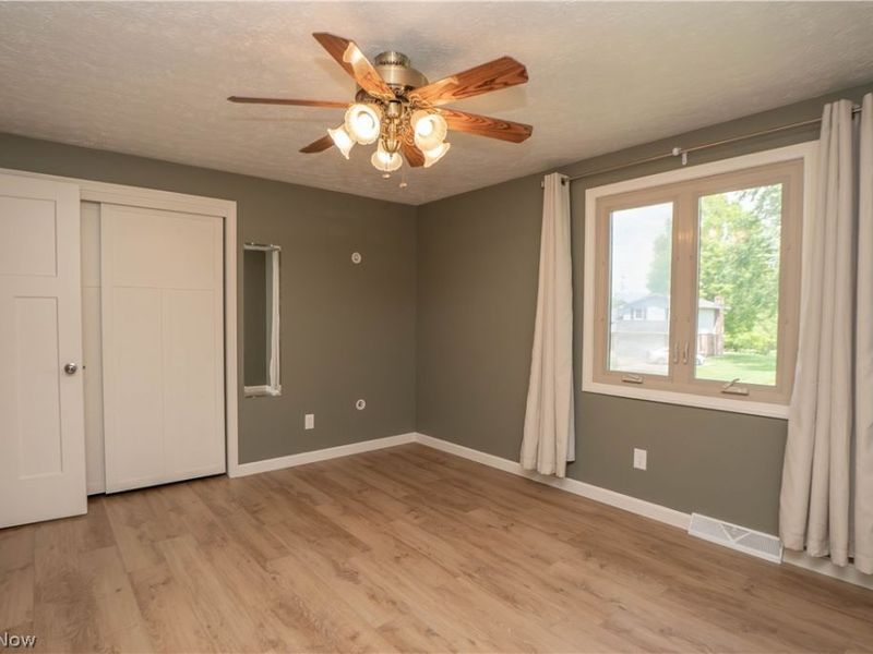 5251 Tanglewood Drive NE, Louisville, OH 44641 Photo 16