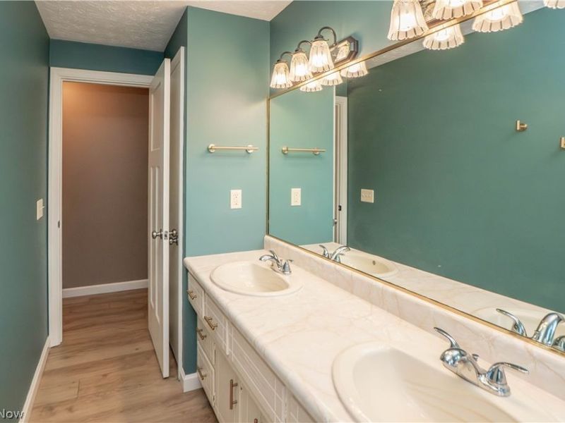 5251 Tanglewood Drive NE, Louisville, OH 44641 Photo 24