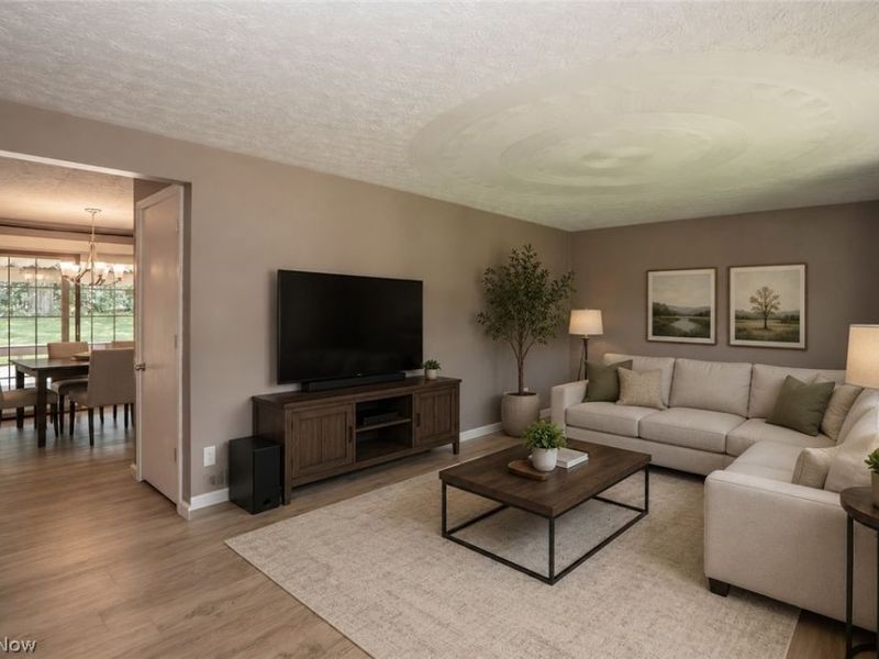 5251 Tanglewood Drive NE, Louisville, OH 44641 Photo 3
