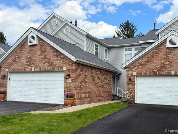 1146 Fairways Boulevard, Troy, MI 48085