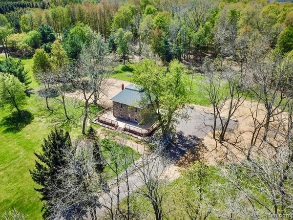 5660 Mill Street, Peck Vlg, MI 48466