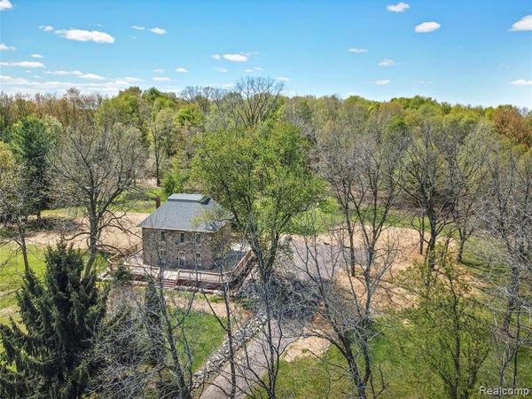 5660 Mill Street, Peck Vlg, MI 48466