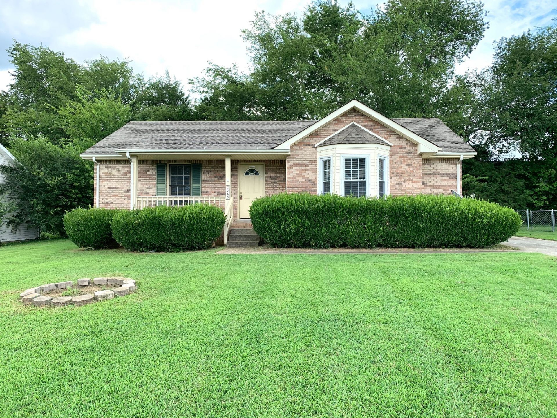 268 Moncrest Dr, Clarksville, TN 37042 Main Photo