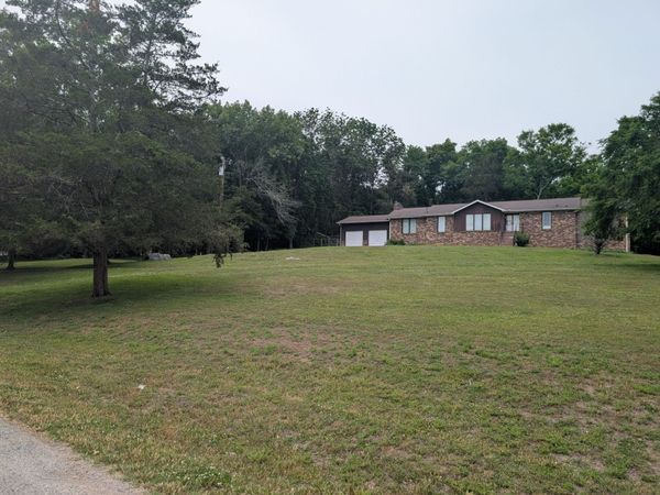 152 Snug Harbor Dr, Hendersonville, TN 37075