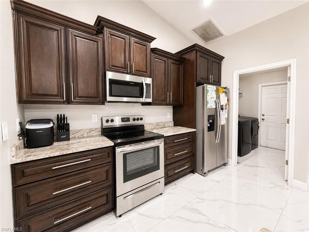 4017 7th St Sw, Lehigh Acres, FL 33976 Photo