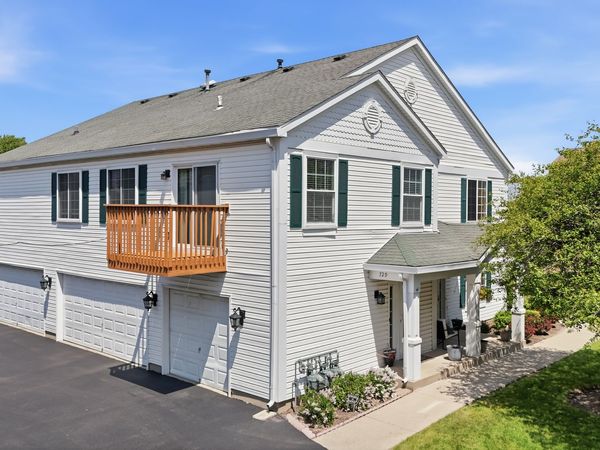 729 Fieldcrest Drive , Unit C, South Elgin, IL 60177