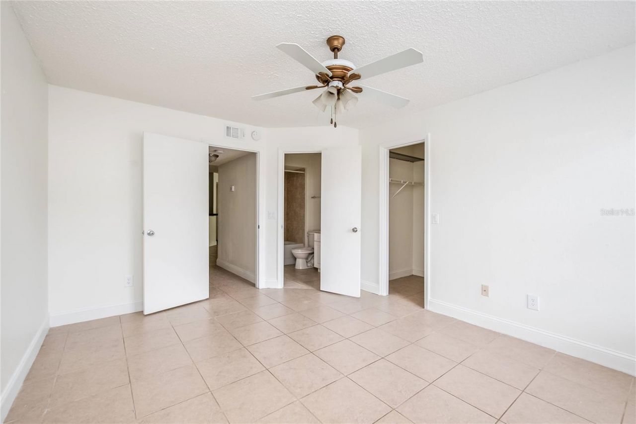 4528 Commander Drive , Unit 2011, Orlando, FL 32822 Photo
