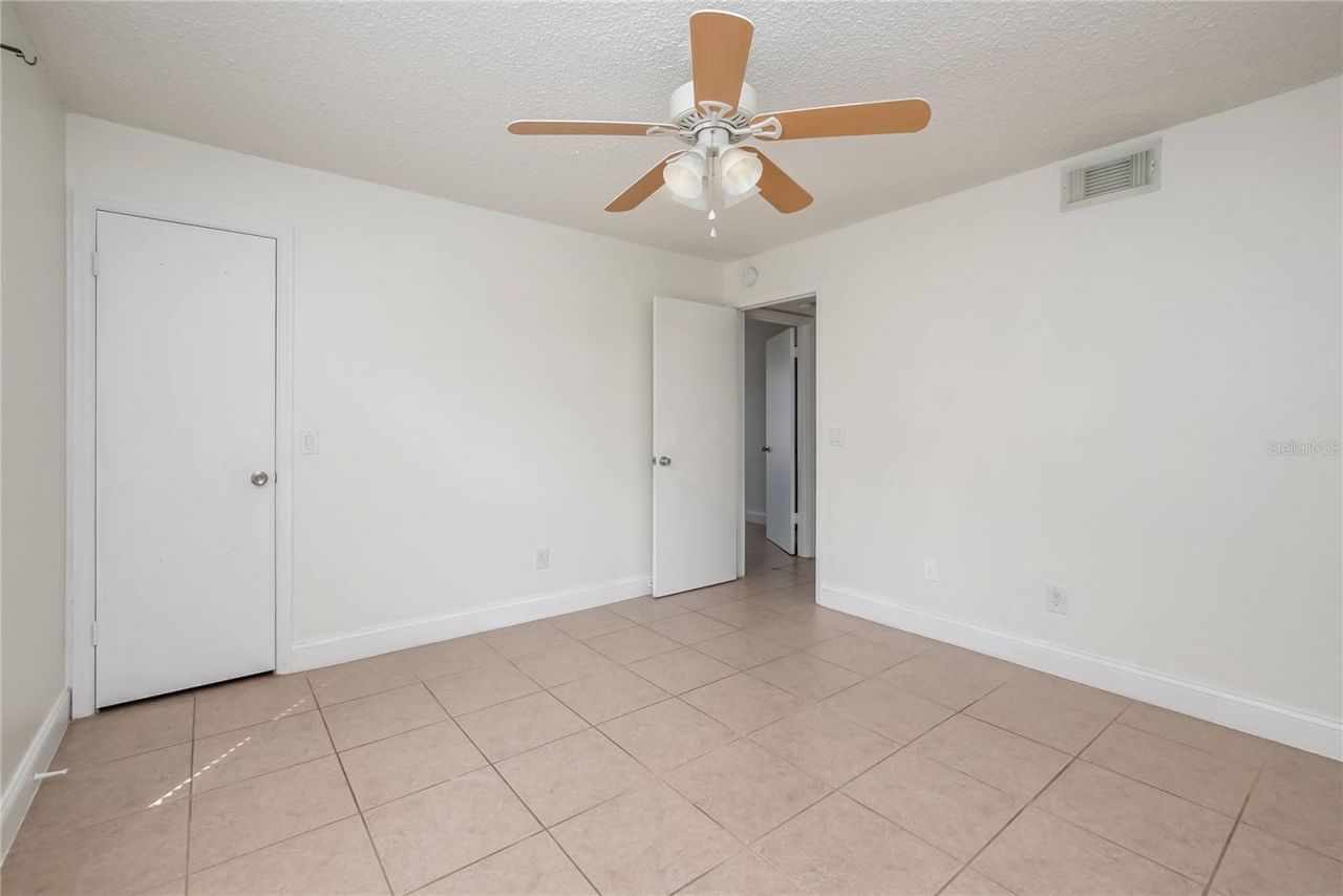 4528 Commander Drive , Unit 2011, Orlando, FL 32822 Photo