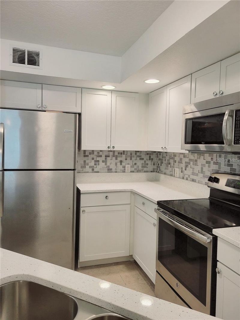 4528 Commander Drive , Unit 2011, Orlando, FL 32822 Photo
