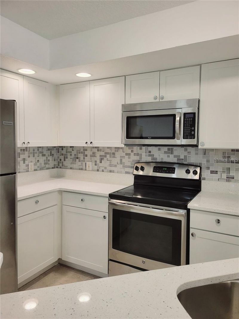 4528 Commander Drive , Unit 2011, Orlando, FL 32822 Photo