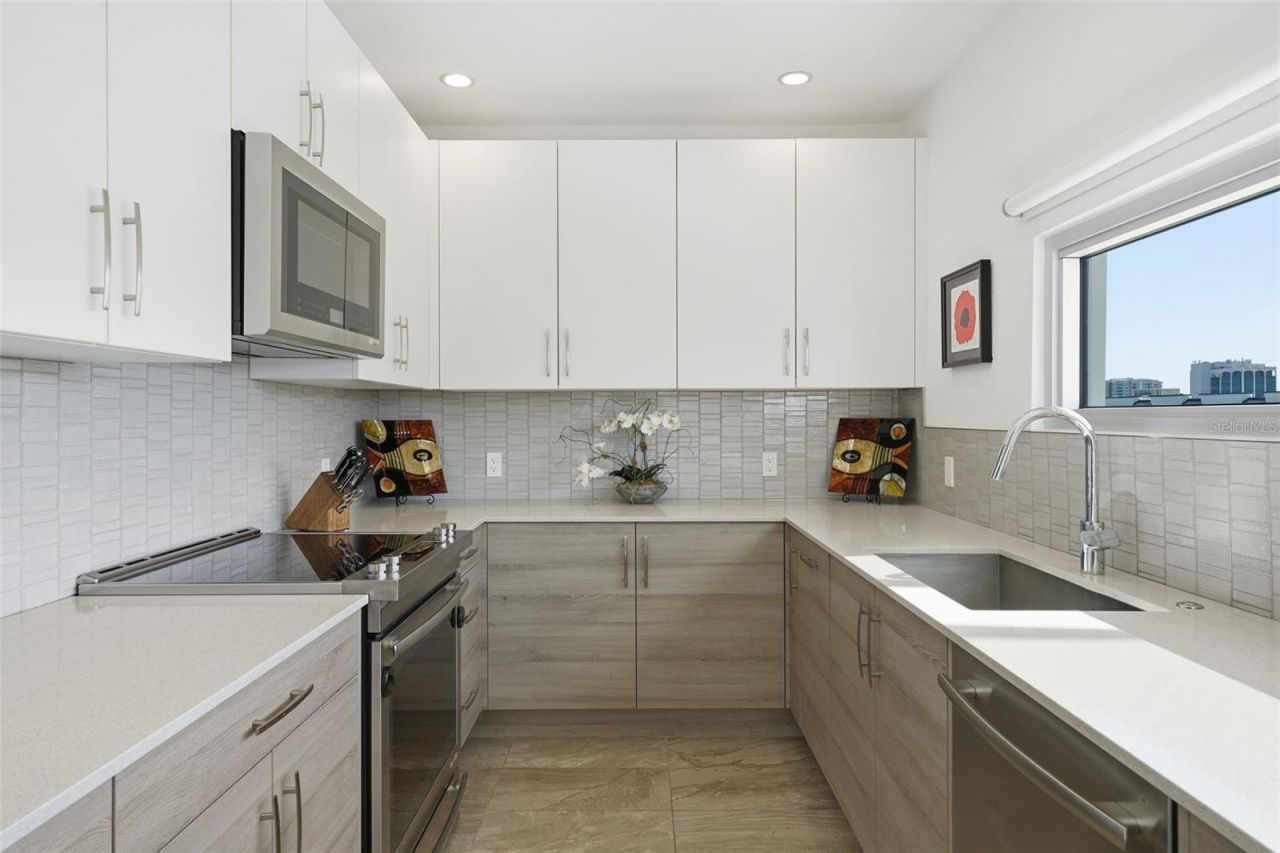 1350 5th Street , Unit 402, Sarasota, FL 34236 Photo