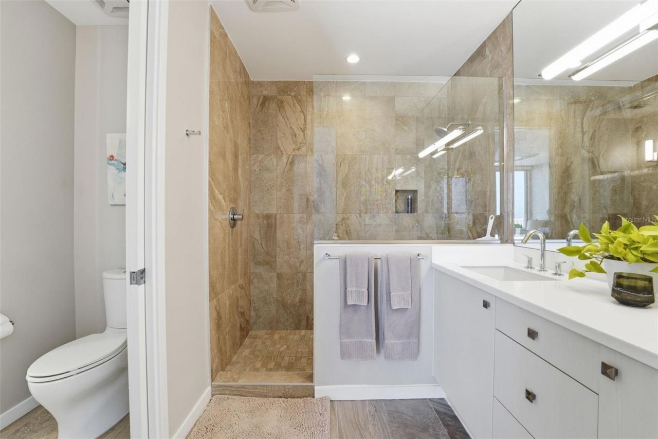 1350 5th Street , Unit 402, Sarasota, FL 34236 Photo