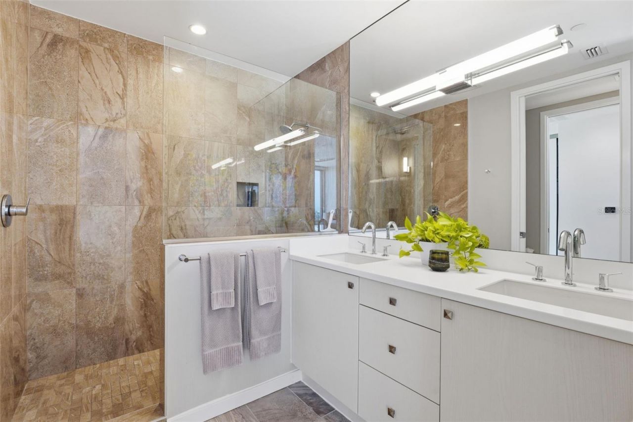 1350 5th Street , Unit 402, Sarasota, FL 34236 Photo