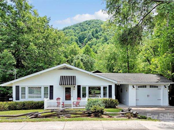 221 Moody Farm Road, Maggie Valley, NC 28751