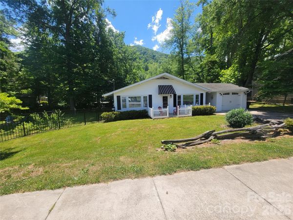 221 Moody Farm Road , Maggie Valley, NC 28751