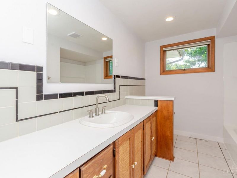 5665 Little Sugar Creek Road, Sugarcreek Twp, OH 45440 Photo 19
