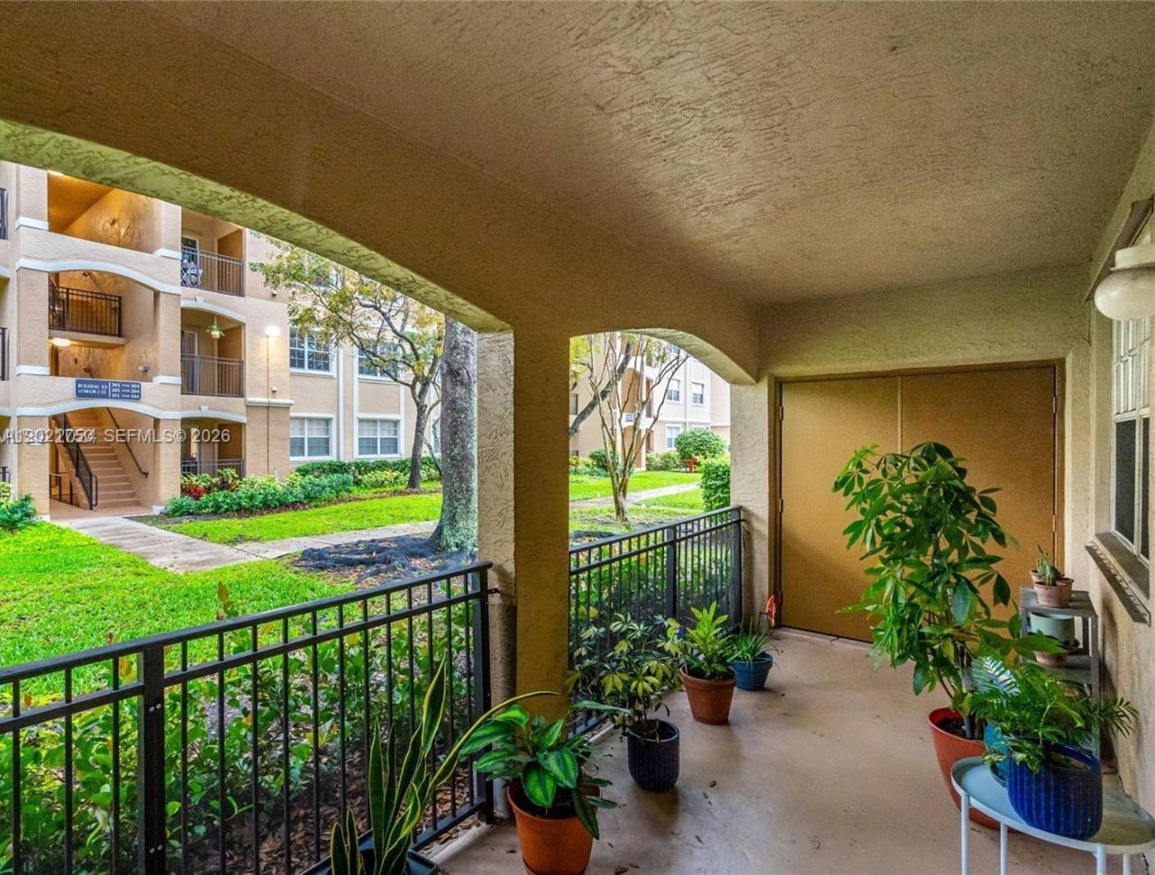 215 SW 117th Ter, Unit 14107, Pembroke Pines, FL 33025 Photo