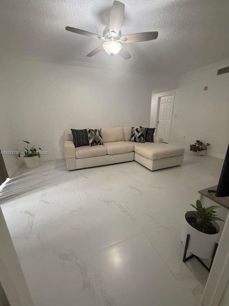 215 SW 117th Ter, Unit 14107, Pembroke Pines, FL 33025 Photo