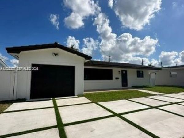 4901 Washington St , Hollywood, FL 33021