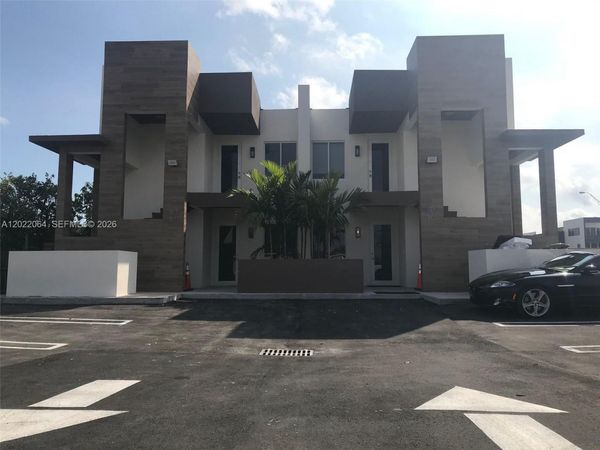 810 E 32nd St, Unit 810, Hialeah, FL 33013