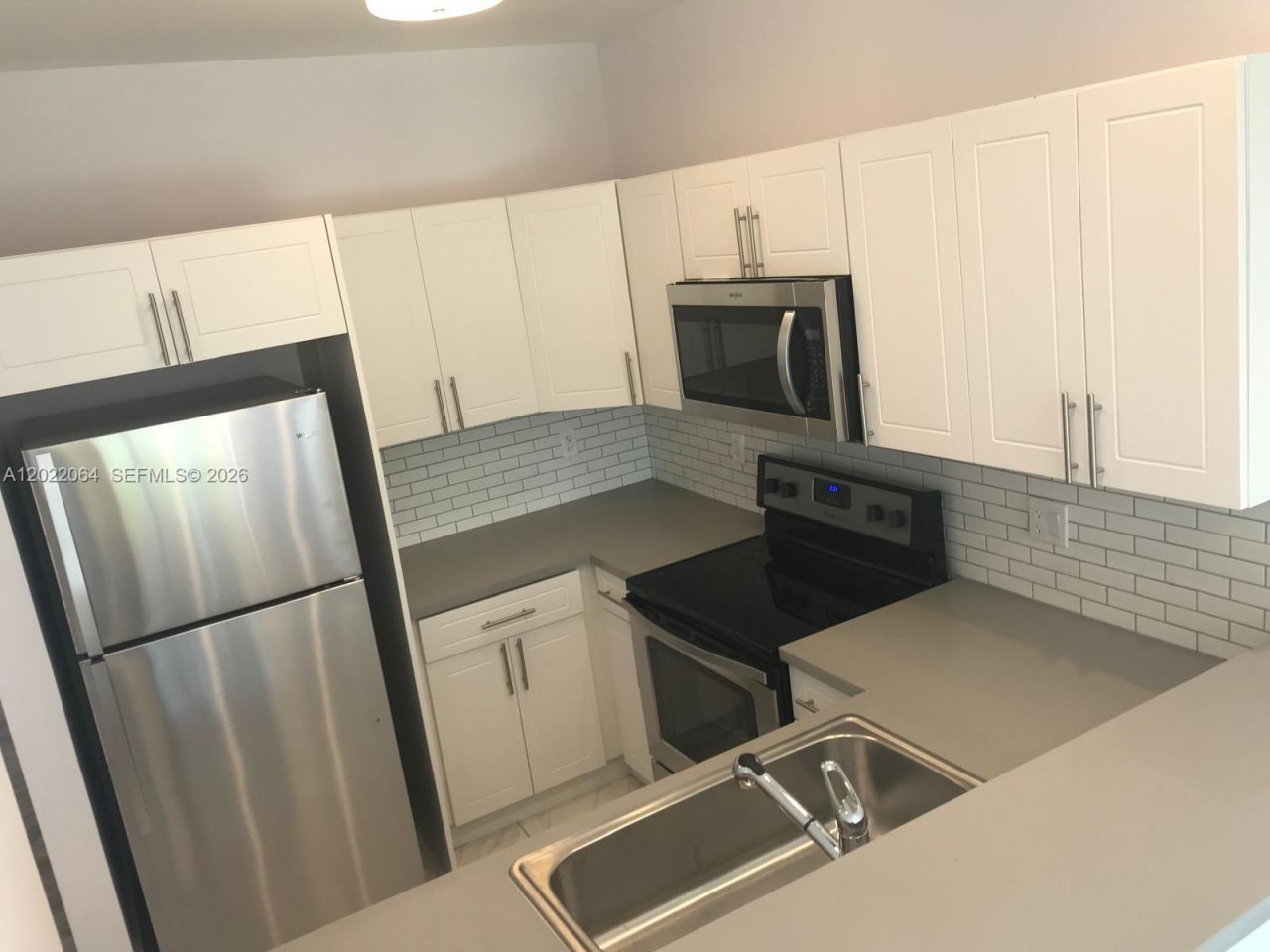 810 E 32nd St, Unit 810, Hialeah, FL 33013 Photo