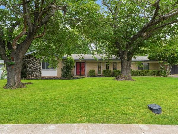 613 Misty Glen Drive, DeSoto, TX 75115